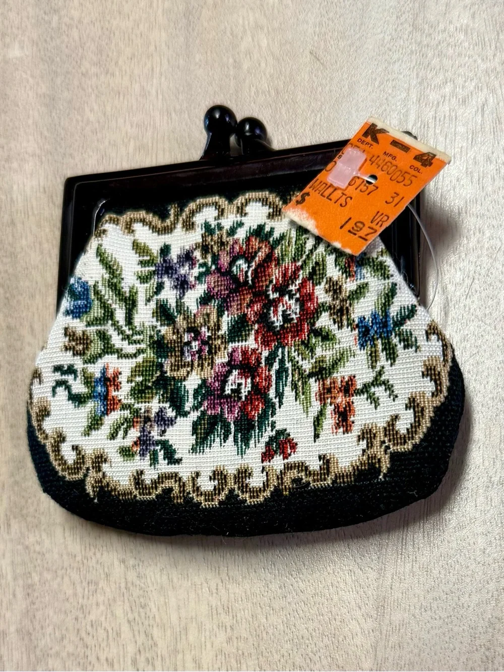 Vintage Floral Tapestry Kiss-Lock Coin Purse Black Moody Floral